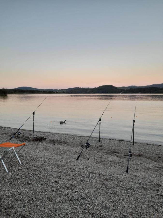 Mobilheim / Chalet Hotell Seekirchen am Wallersee Eksteriør bilde